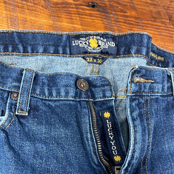 Lucky Brand Straight Fit Jeans - Picture 3 of 5